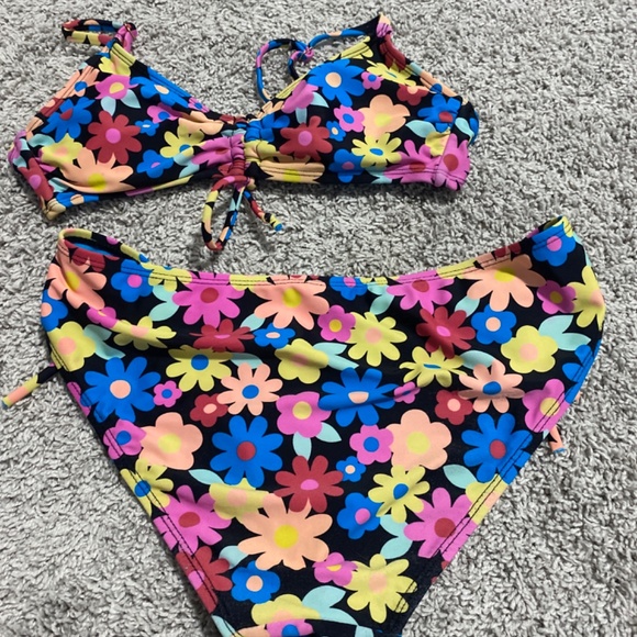 Bathing suit/bikini - Picture 2 of 4